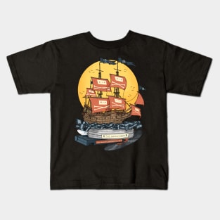 Free internet. Pirate ship. Kids T-Shirt